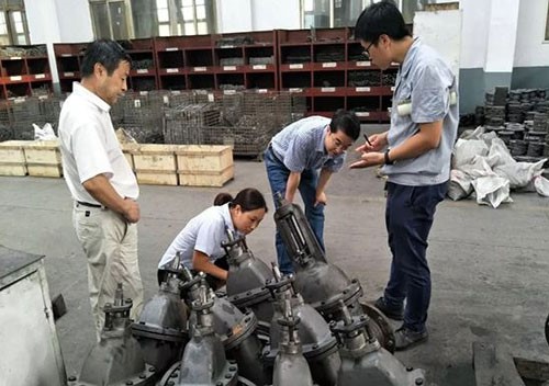 小閥門兒今日行業(yè)資訊：蘭州理工李教授蒞臨遠大閥門指導(dǎo)學(xué)習(xí)。